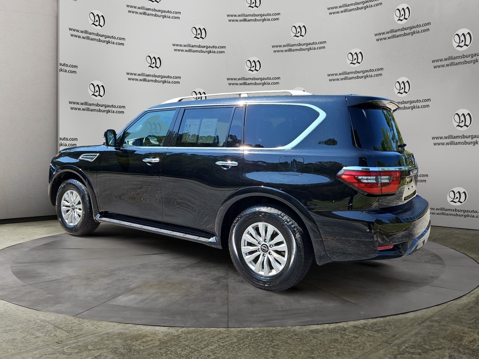 2024 Nissan Armada SV photo 3