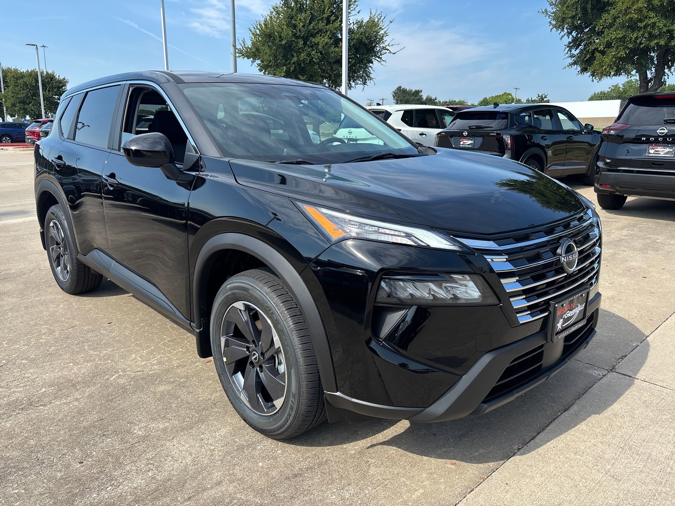 2026 Nissan Rogue SV photo 3