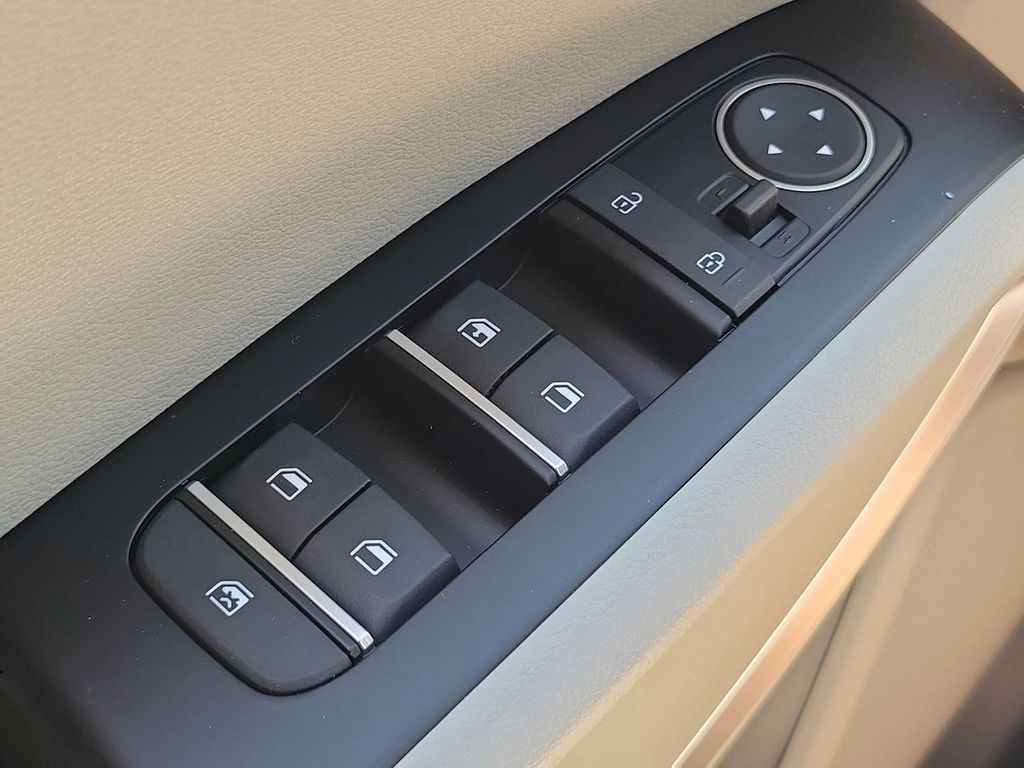 2025 Kia Soul LX S photo 19