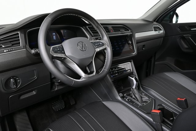 2024 Volkswagen Tiguan SE Wolfsburg Edition photo 4