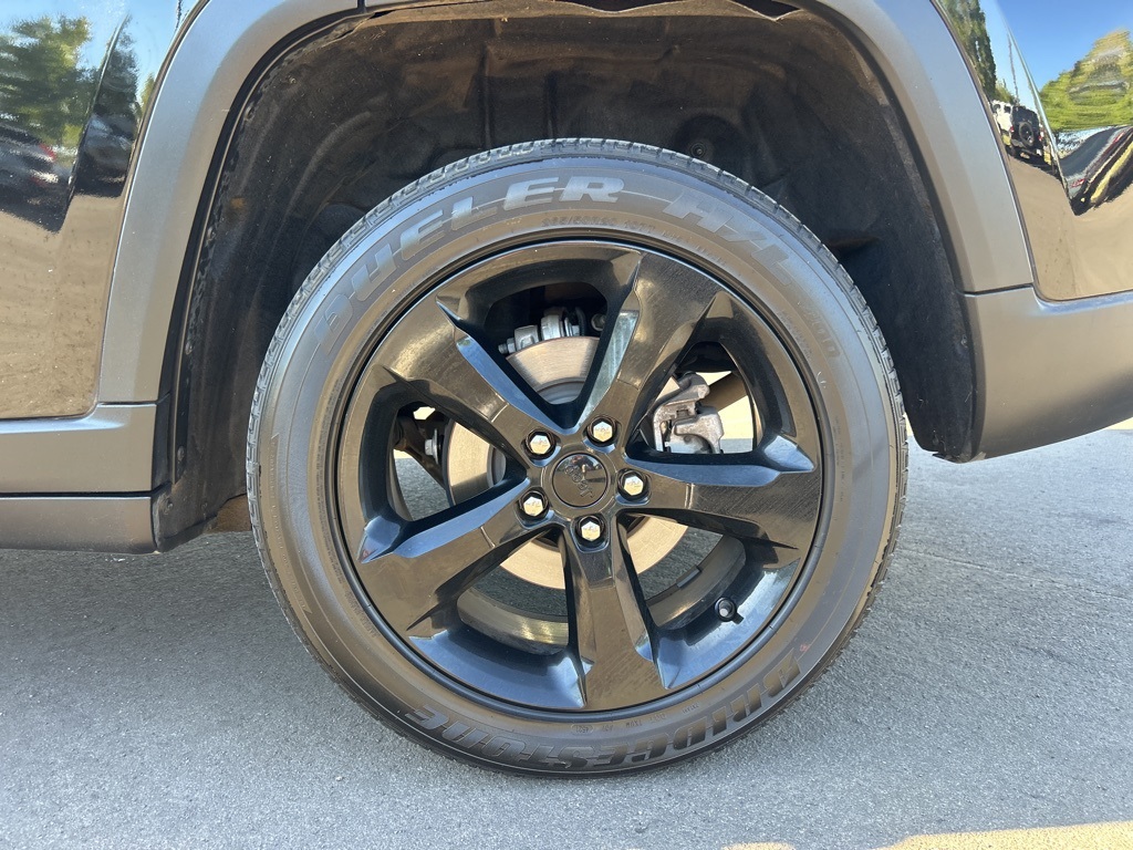 2022 Jeep Grand Cherokee Altitude photo 2
