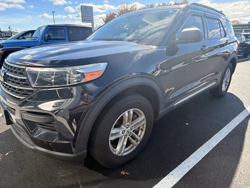 2021 Ford Explorer XLT photo 3