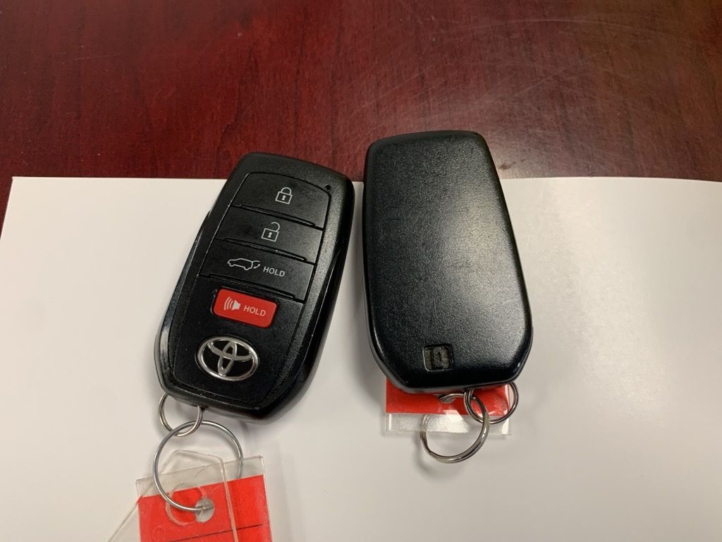 2024 Toyota RAV4 XLE Premium photo 10