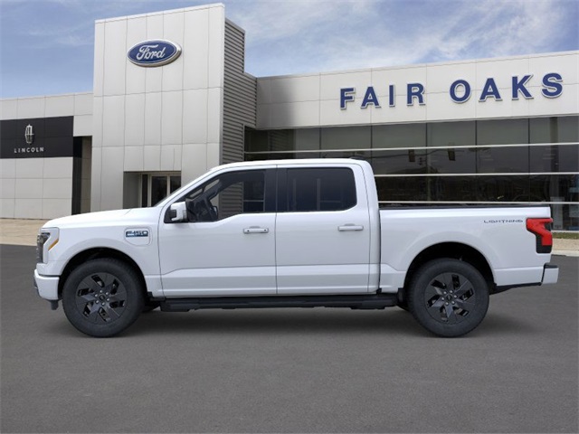 2025 Ford F-150 Lightning Lariat photo 3