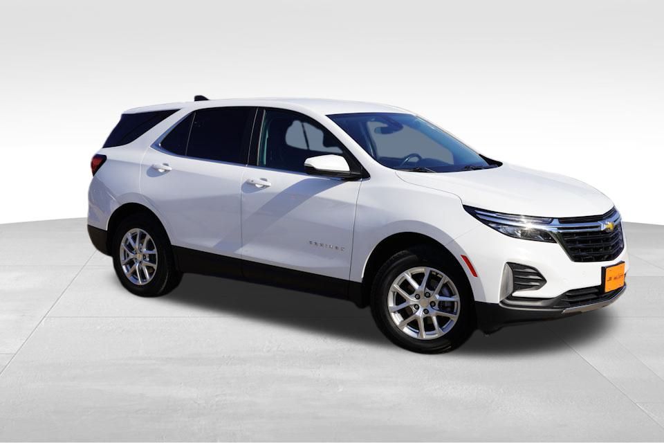 2022 Chevrolet Equinox LT photo 2