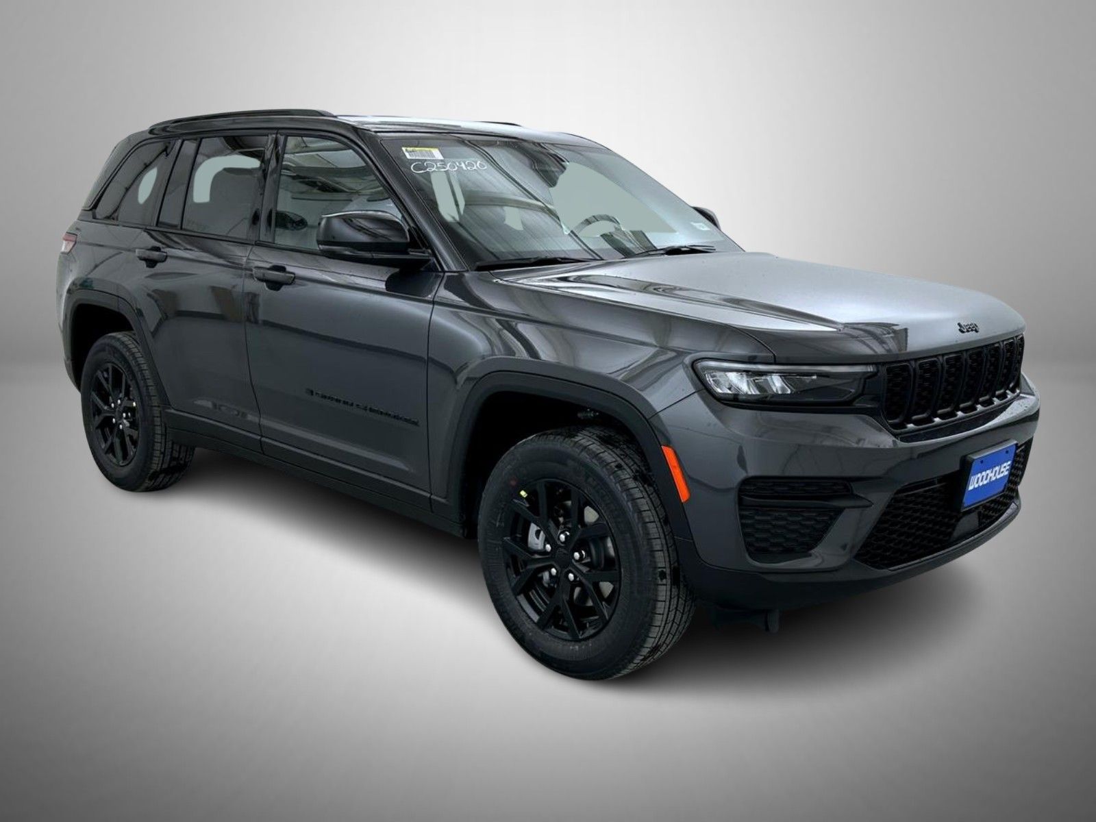 2025 Jeep Grand Cherokee Laredo photo 3