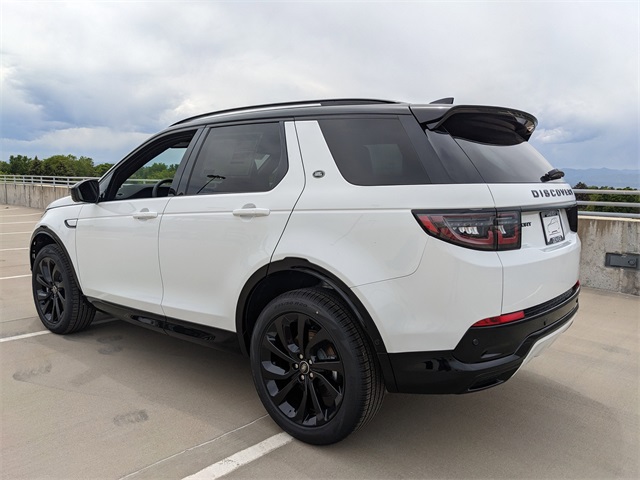 2025 Land Rover Discovery Sport SE photo 2