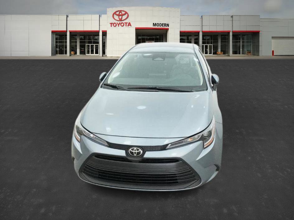 2026 Toyota Corolla LE photo 2