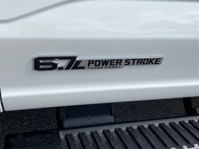 2025 Ford F-550 photo 9