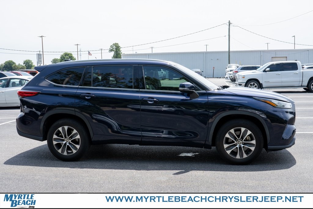 2020 Toyota Highlander XLE photo 4