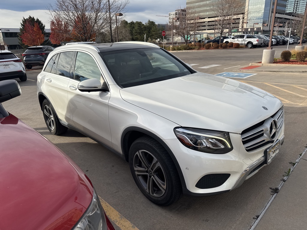 2018 Mercedes Benz GLC 300 photo 2