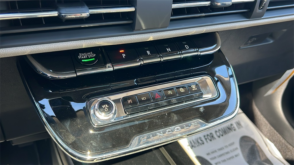 2025 Lincoln Corsair Premiere photo 12