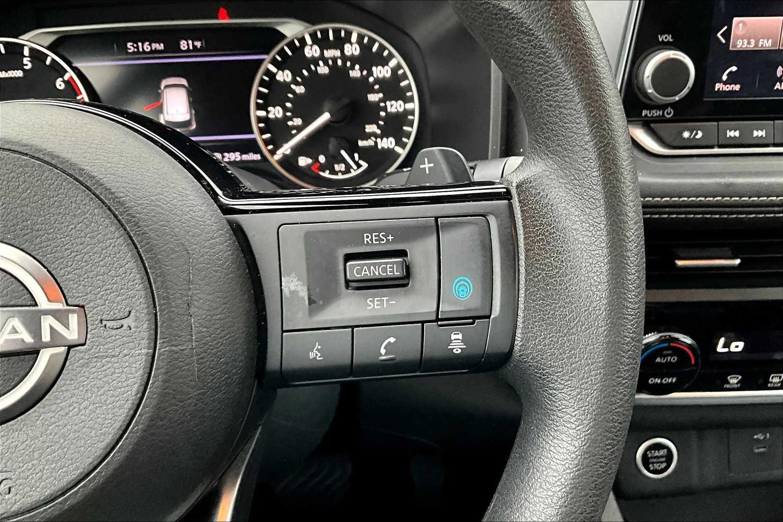 2023 Nissan Rogue SV photo 22