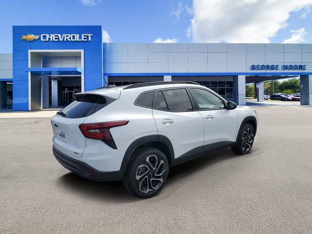 2025 Chevrolet Trax photo 3
