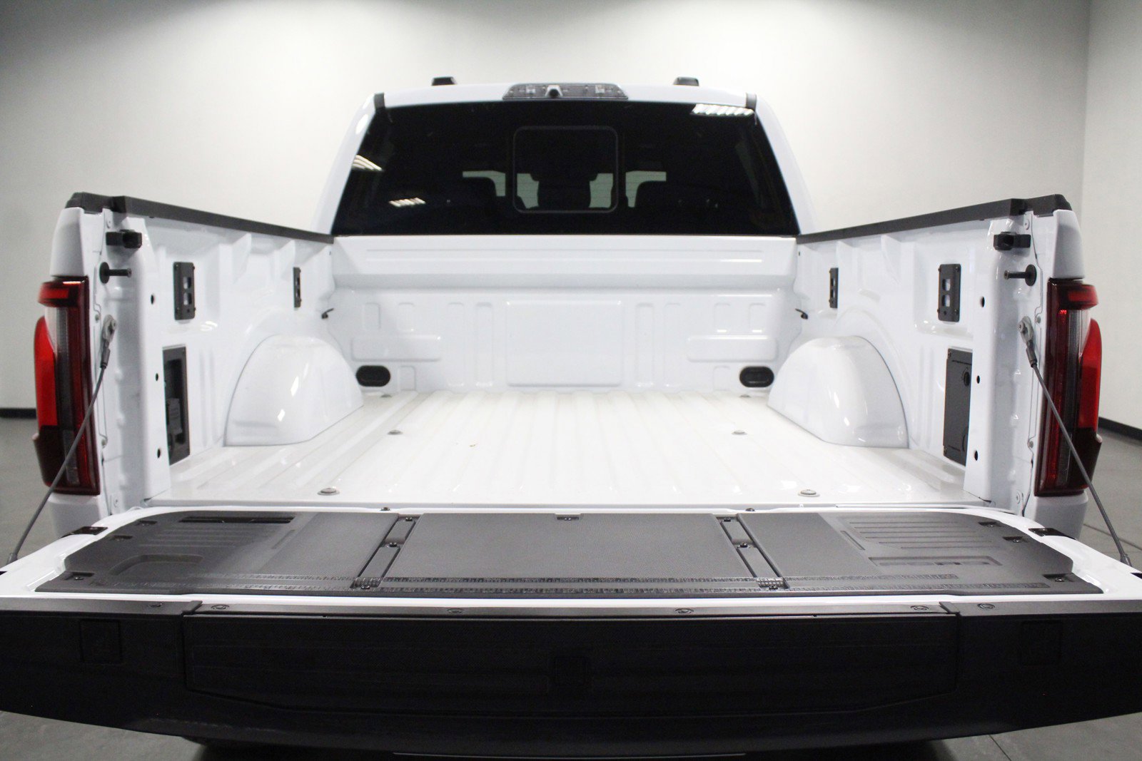 2024 Ford F-150 Raptor photo 13