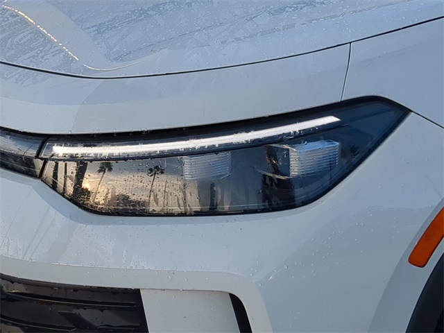 2025 Volkswagen Tiguan SE photo 2