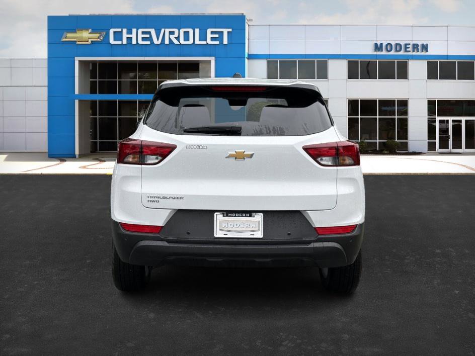 2025 Chevrolet Trailblazer LS photo 4