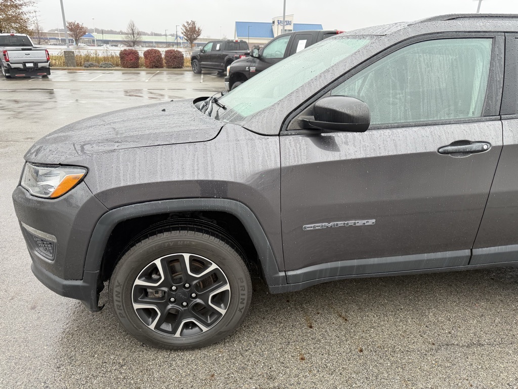 2018 Jeep Compass Sport photo 3