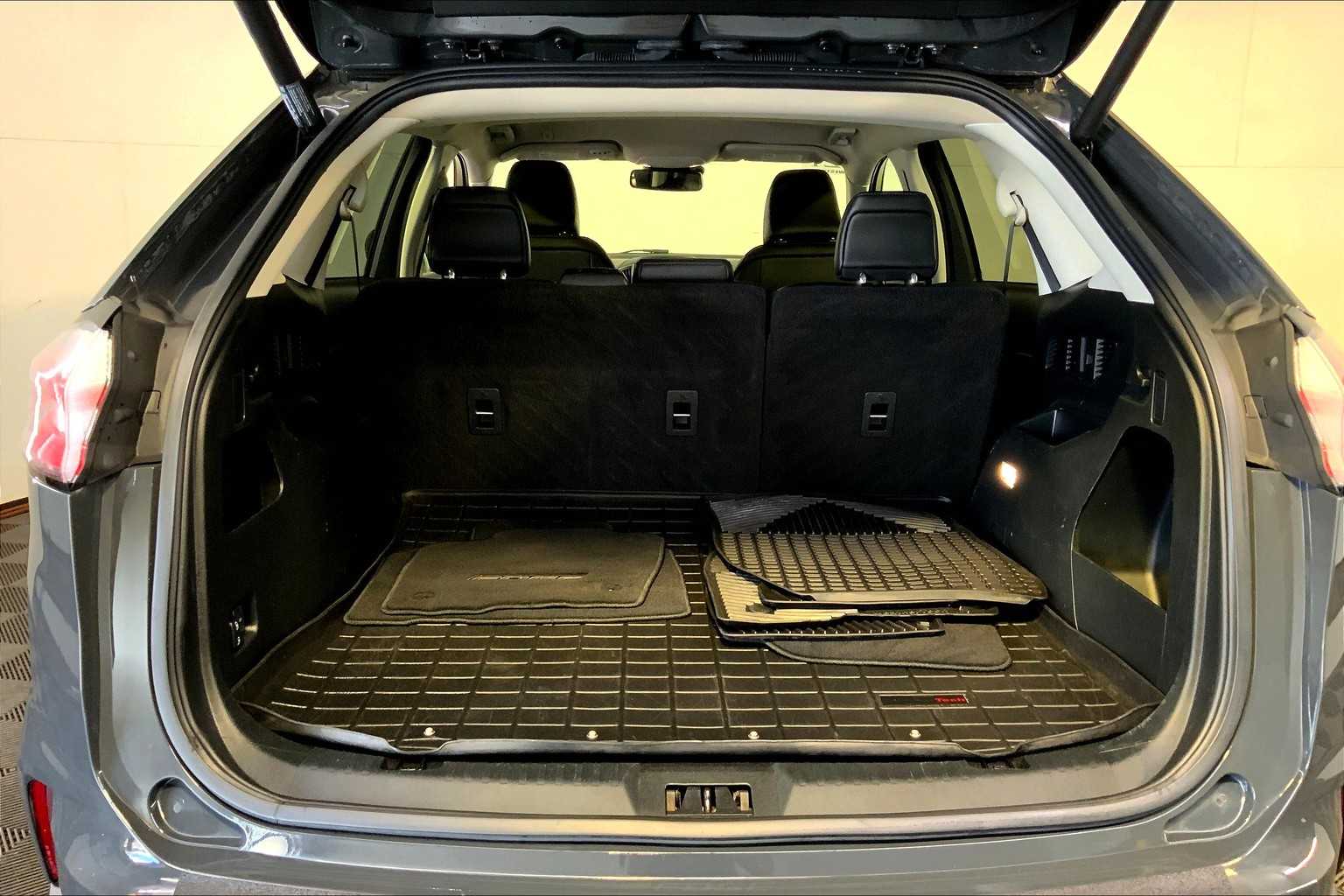 2021 Ford Edge SEL photo 33