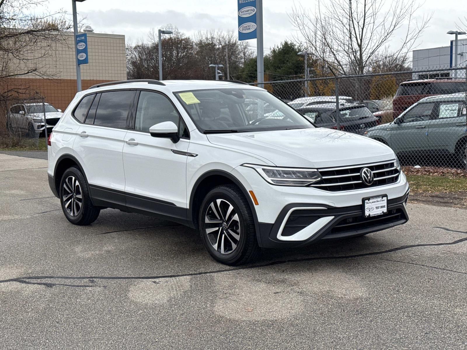 2024 Volkswagen Tiguan S photo 2