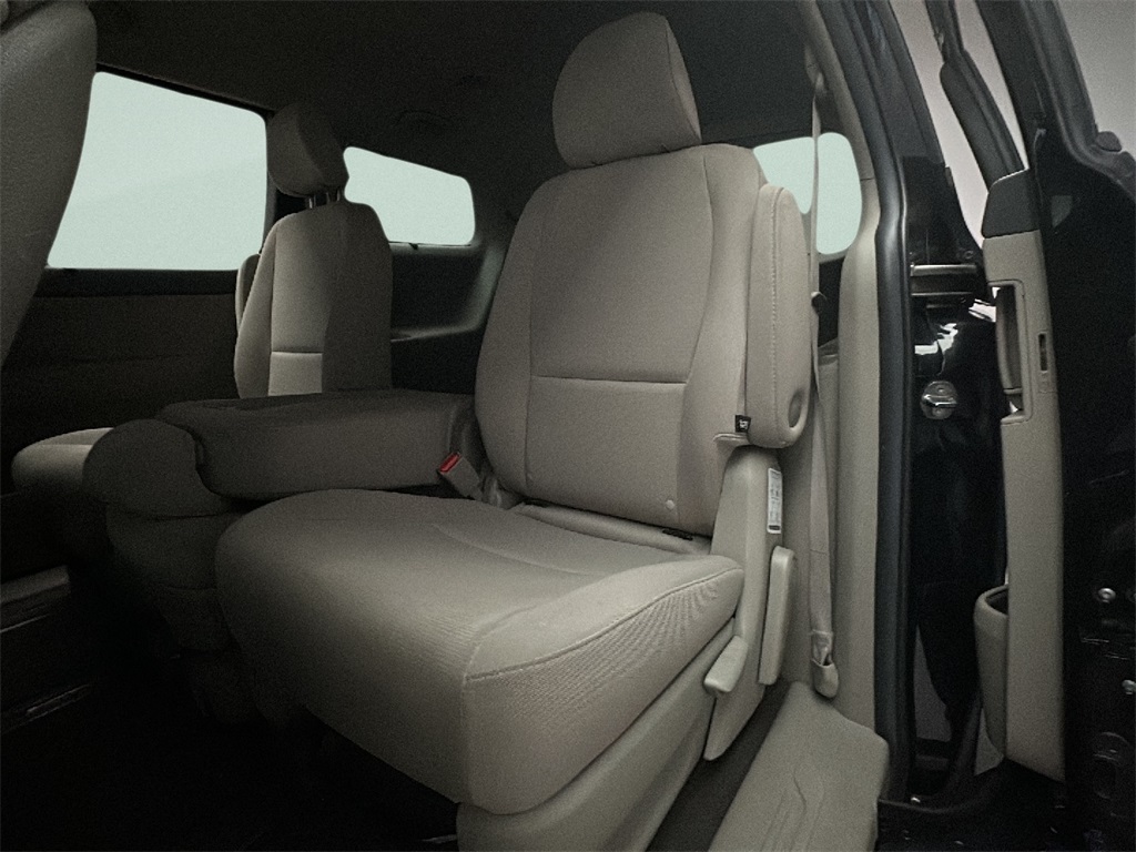 2015 Kia Sedona LX photo 8