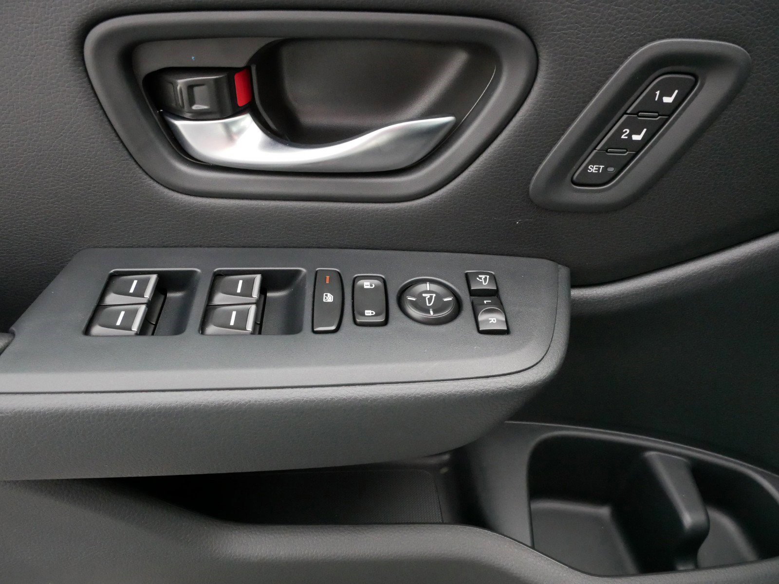 2025 Honda Pilot Black Edition photo 14