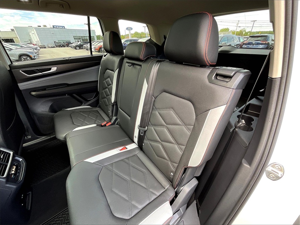2026 Volkswagen Atlas Peak Edition SE photo 11