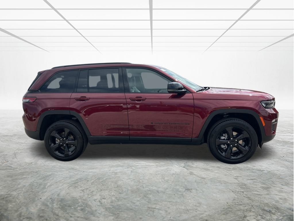2025 Jeep Grand Cherokee Limited photo 2