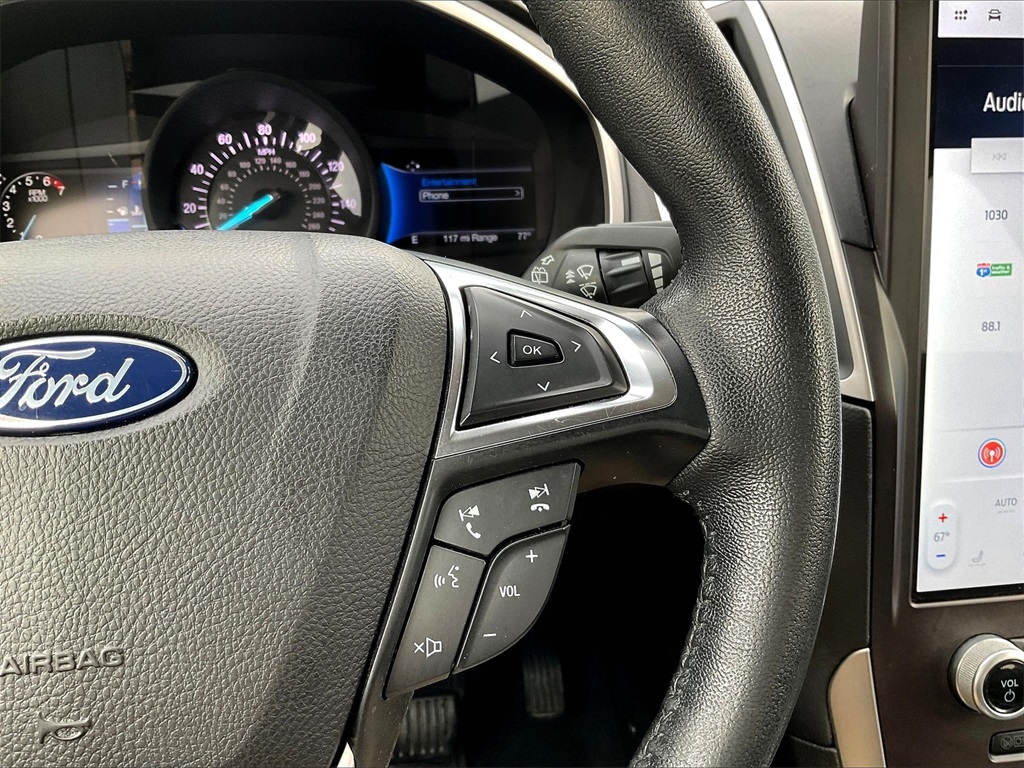 2021 Ford Edge SEL photo 24