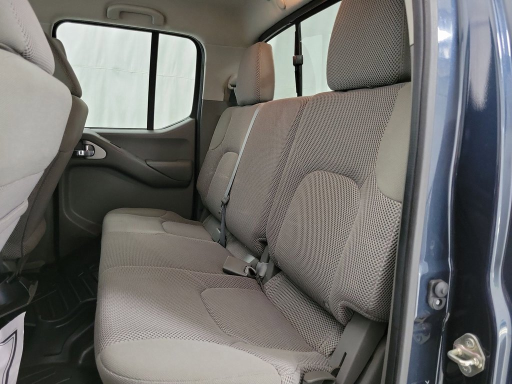 2016 Nissan Frontier SV photo 9