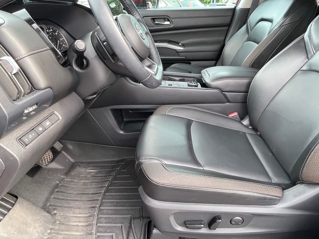 2024 Nissan Pathfinder SL photo 21