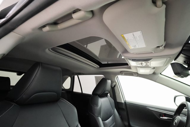 2020 Toyota RAV4 Hybrid Limited photo 25