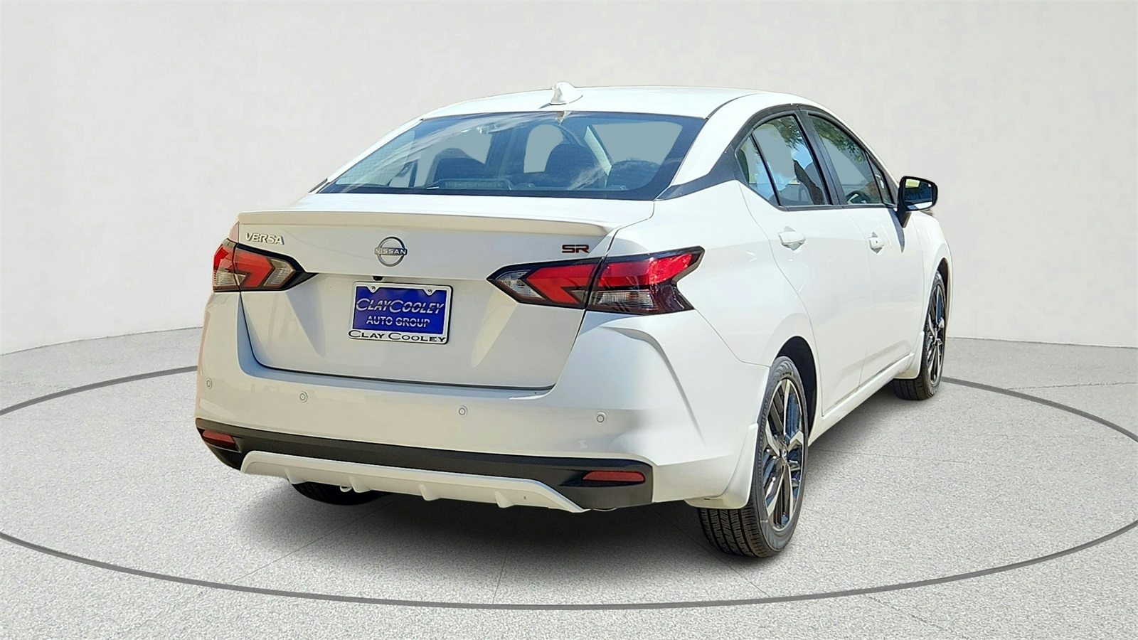 2025 Nissan Versa 1.6 SR photo 3