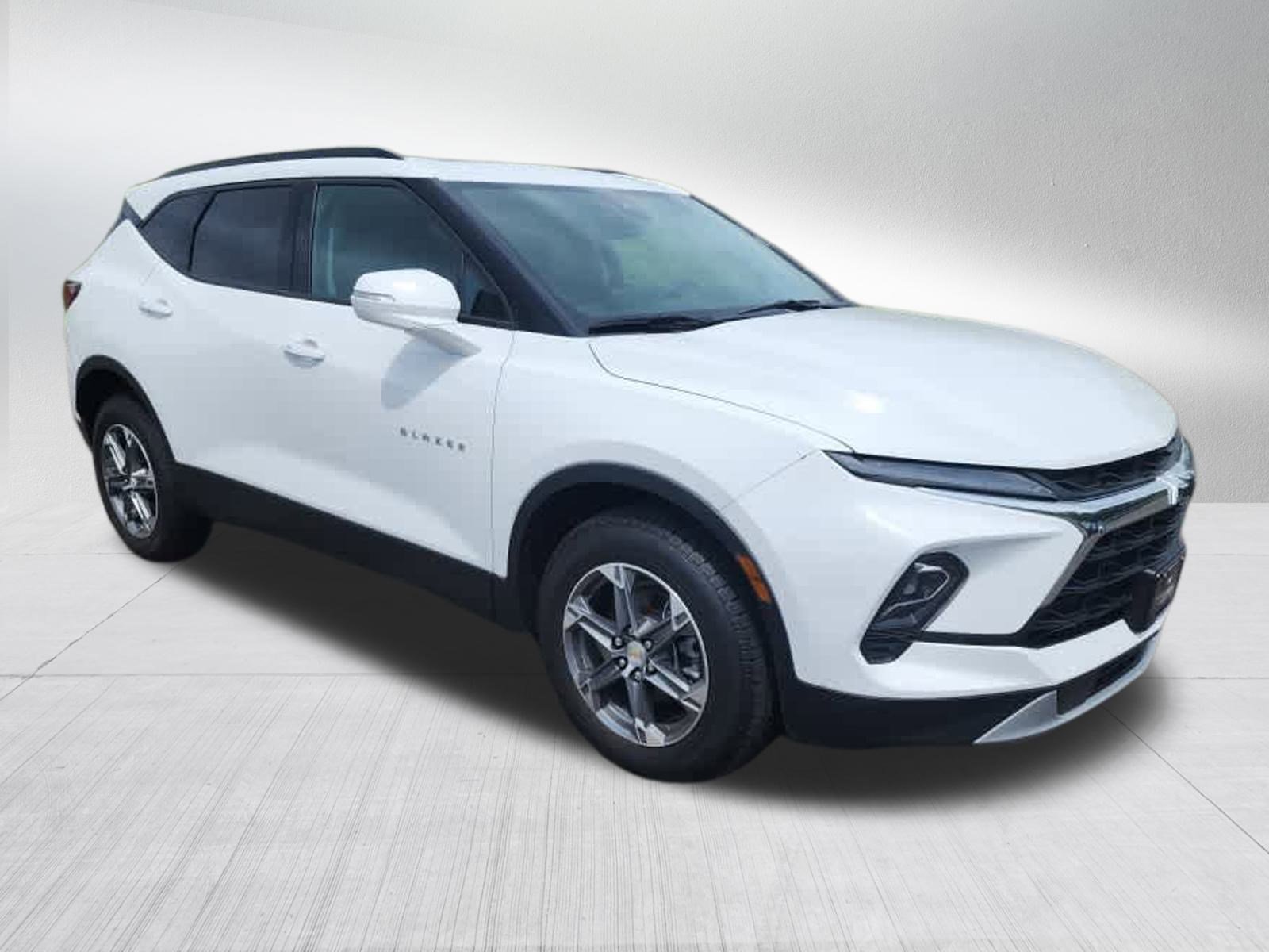 2023 Chevrolet Blazer 3LT photo 2
