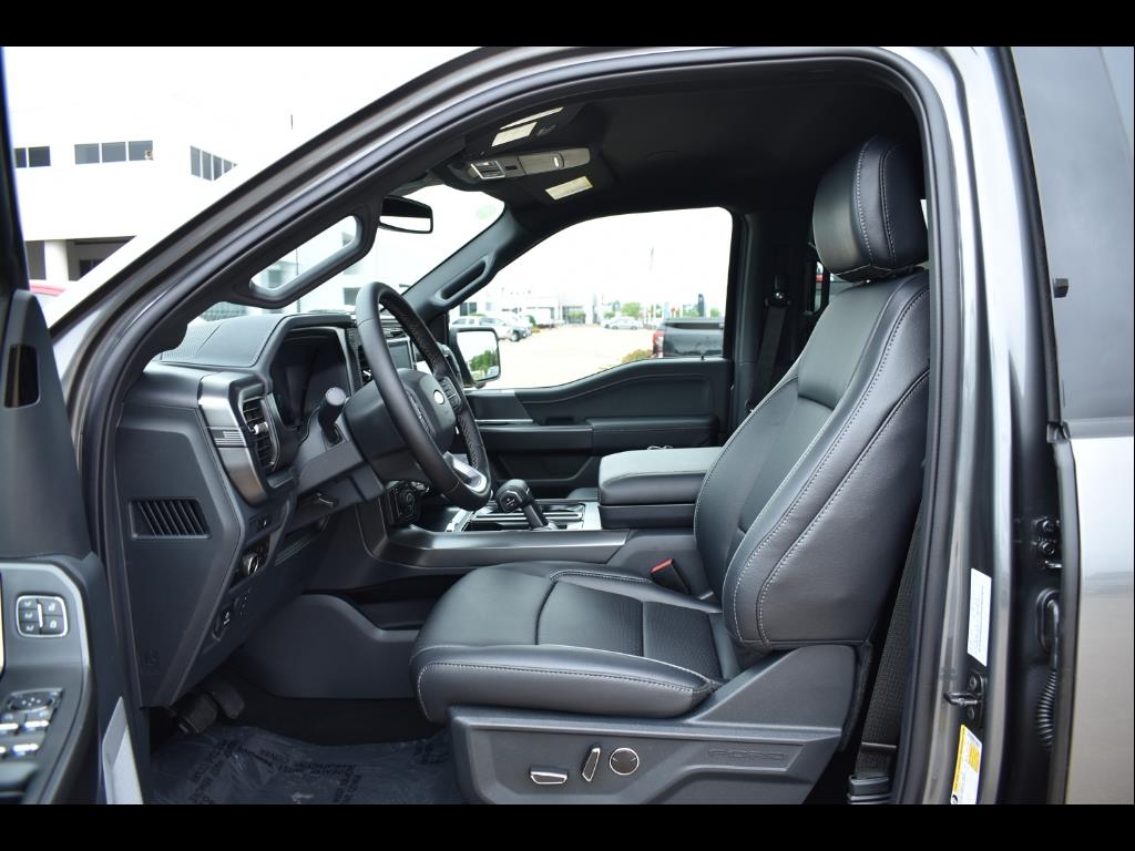 2025 Ford F-150 Lariat photo 9