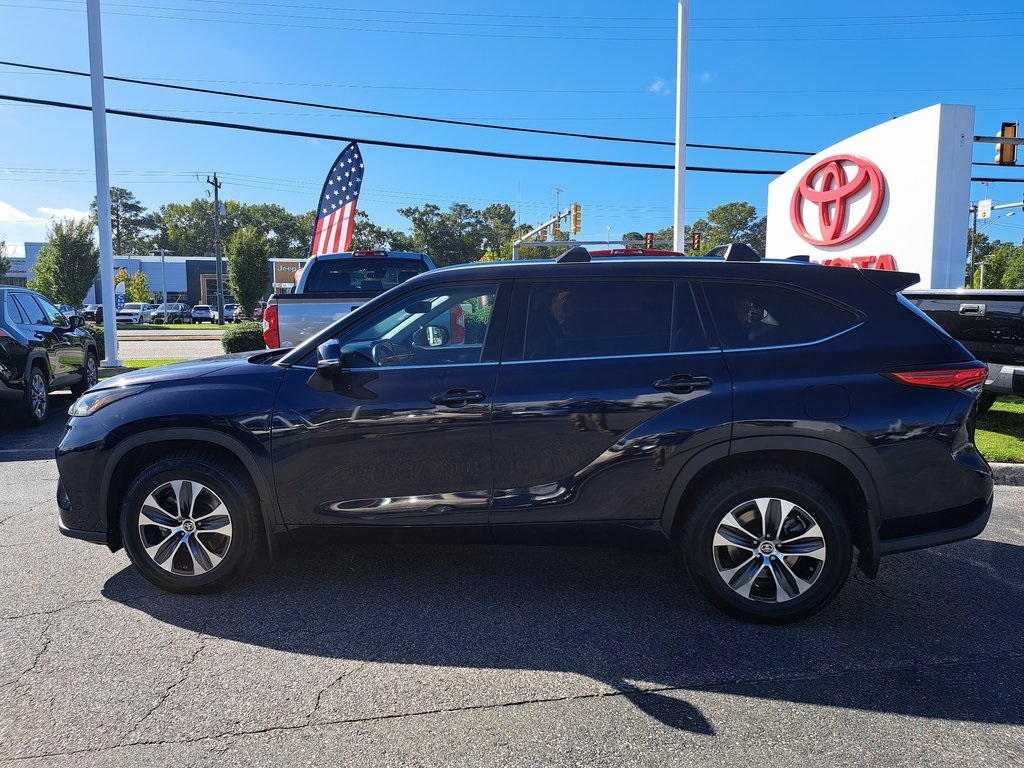 2020 Toyota Highlander XLE photo 8