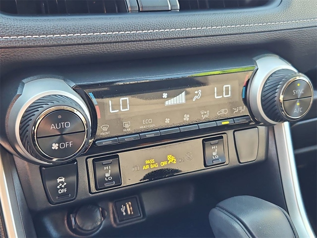 2023 Toyota RAV4 Hybrid XLE photo 21