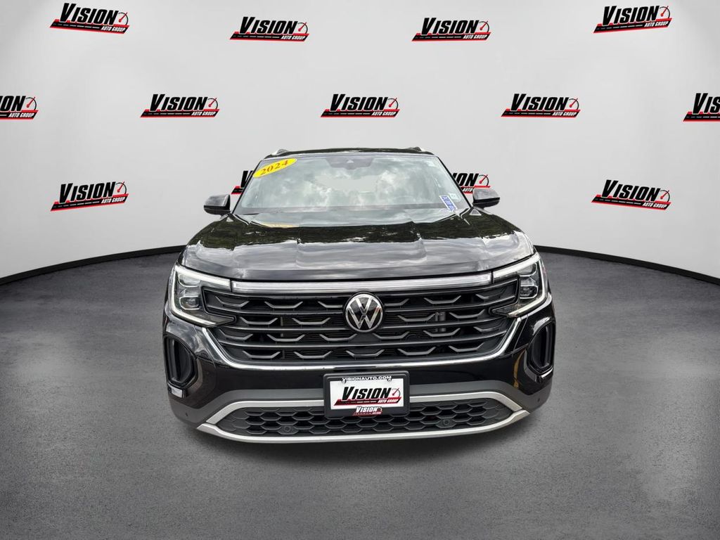 2024 Volkswagen Atlas Cross Sport SE Technology photo 2
