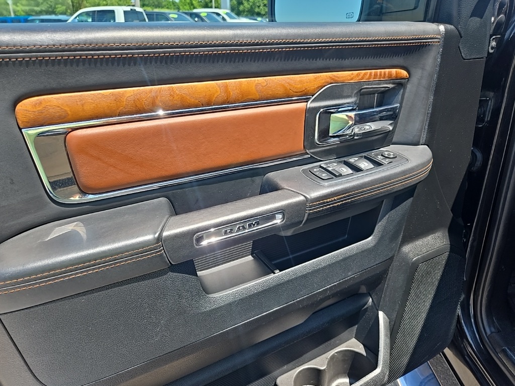 2017 Ram 1500 Laramie photo 37