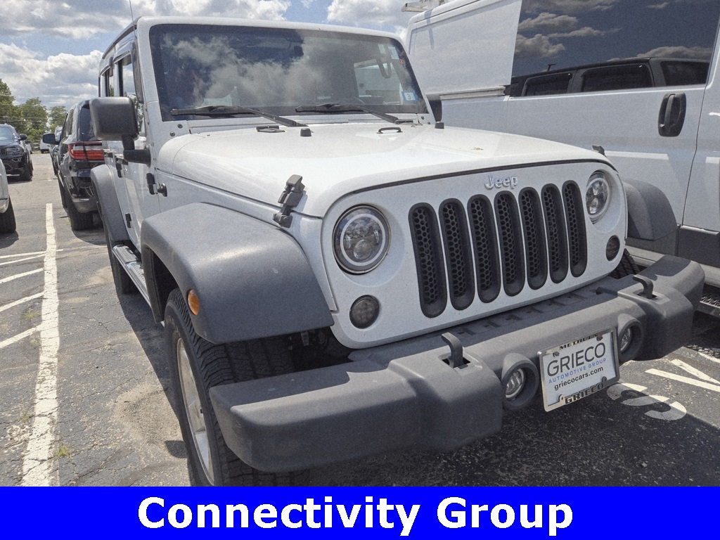 2014 Jeep Wrangler Unlimited Sport photo 2