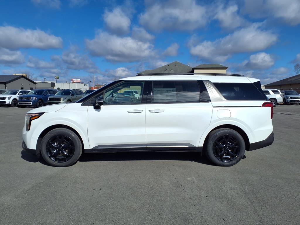 2025 Kia Carnival SX photo 2