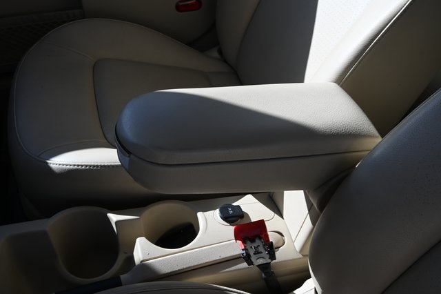 2010 Volkswagen Beetle 2.5L photo 14