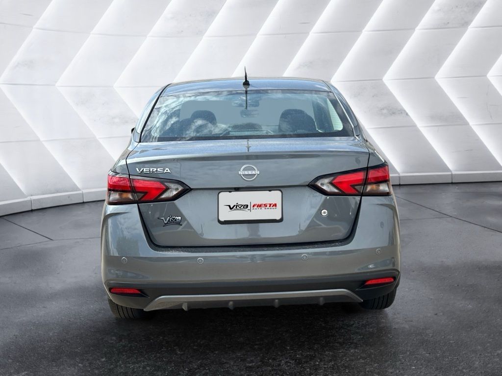 2025 Nissan Versa 1.6 S photo 5
