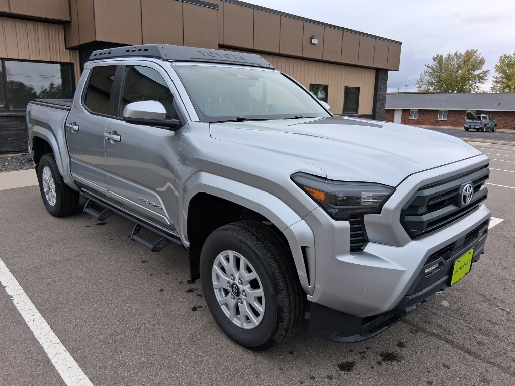 2024 Toyota Tacoma SR5 4x4 photo 3