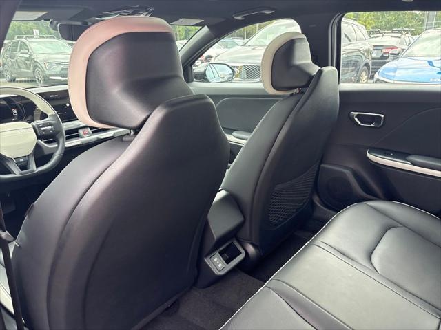 2025 Kia K4 GT-Line photo 14
