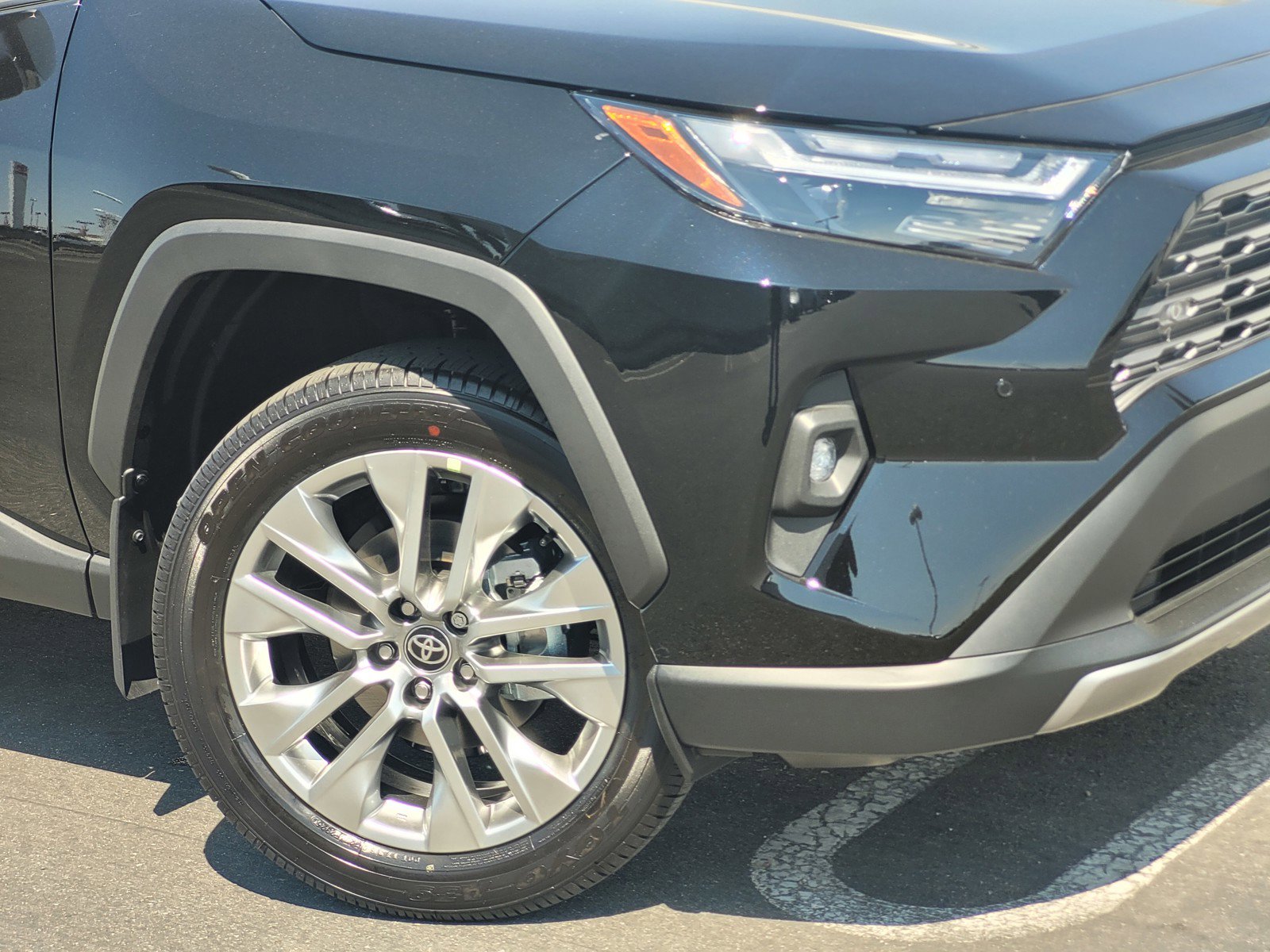 2025 Toyota RAV4 Limited photo 4