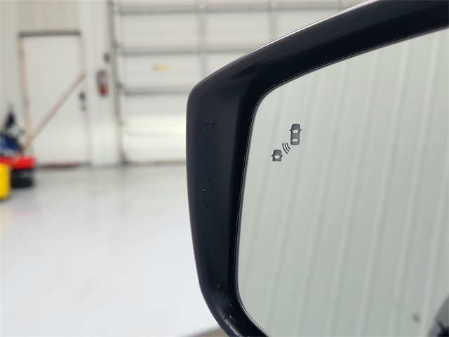2025 Nissan Versa 1.6 SV photo 18
