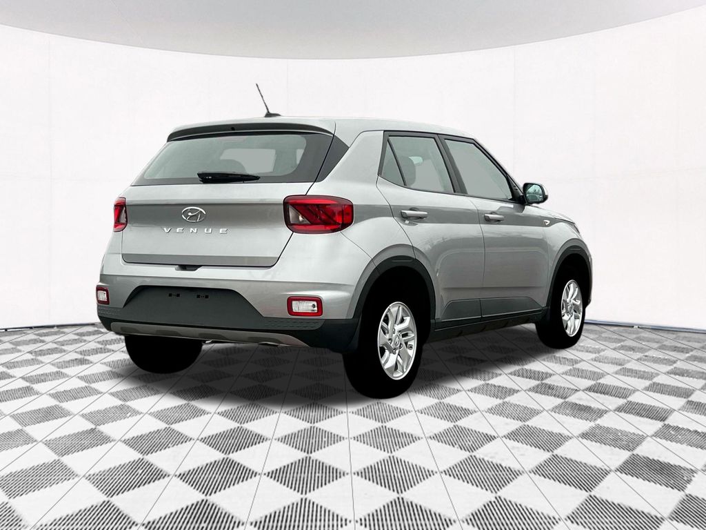 2025 Hyundai Venue SE photo 6