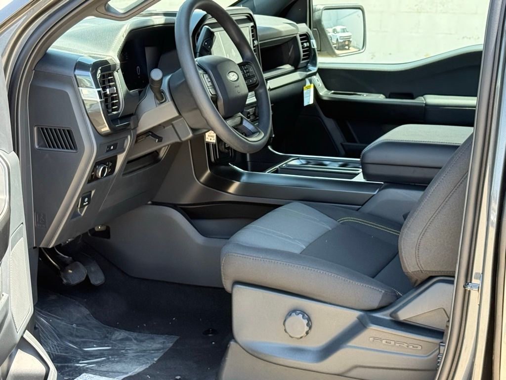 2025 Ford F-150 STX photo 6