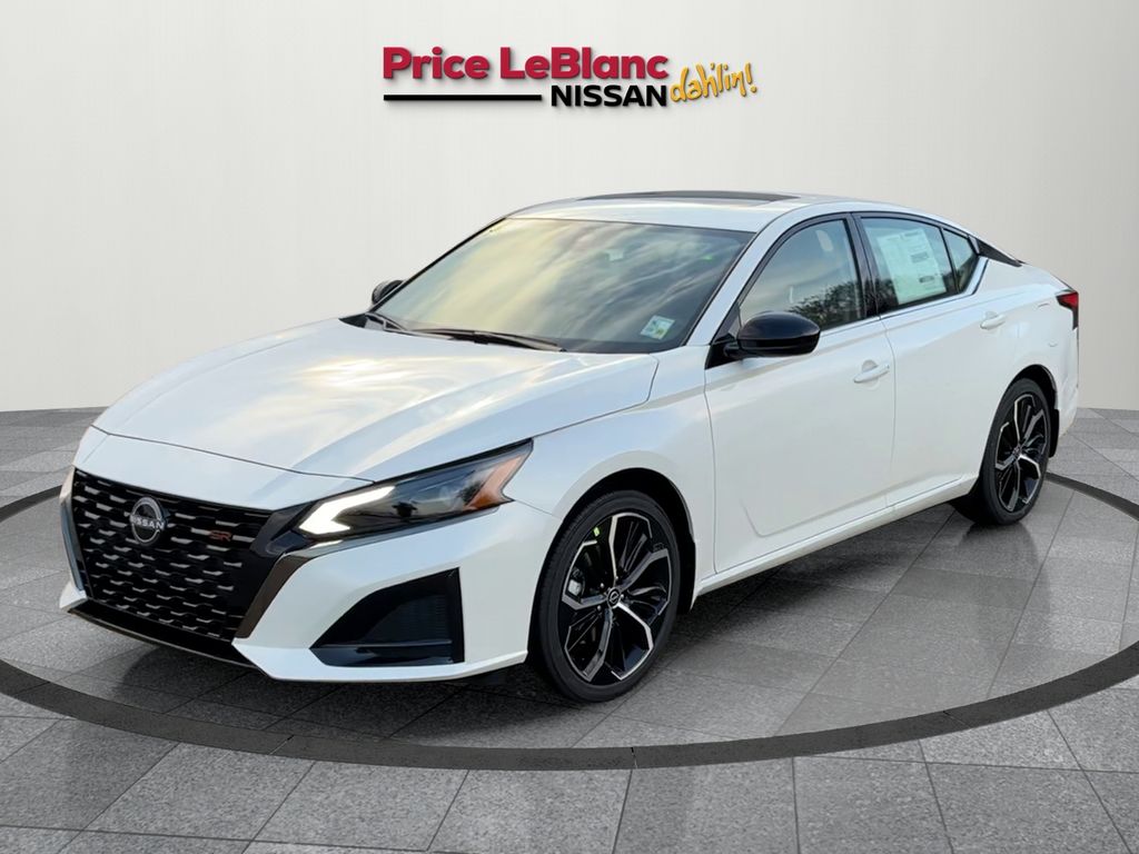 2025 Nissan Altima 2.5 SR photo 2